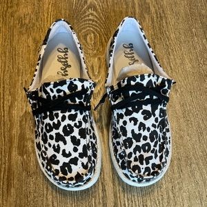 Women’s Gypsy Jazz slip ons size 7